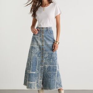 Lulus Mckenzie Medium Wash Paisley Button-front Denim Midi Skirt Blue - Size M